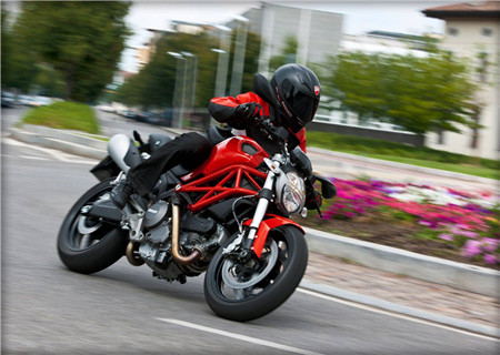 How to Properly Check and Fill Tires