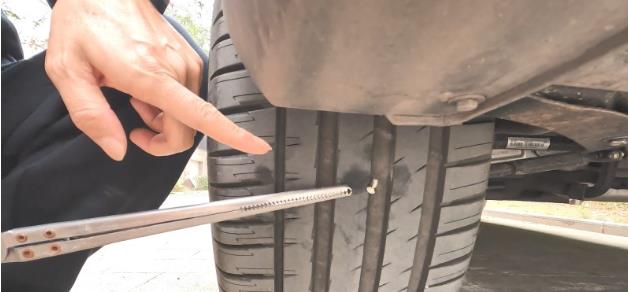 Can the nail be pulled out if the tire is punctured?