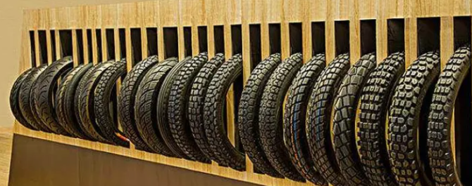 Tread pattern selection for motorcycle tires Tread pattern selection for motorcycle tires