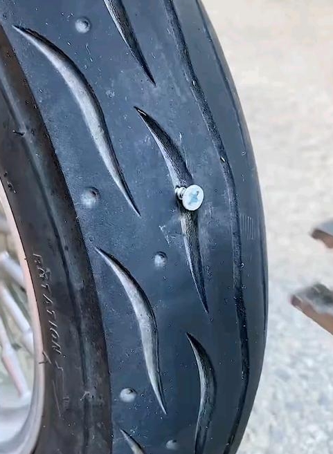 Which is better, tire sealing nails or tire sealing strips? Which is better, tire sealing nails or tire sealing strips?